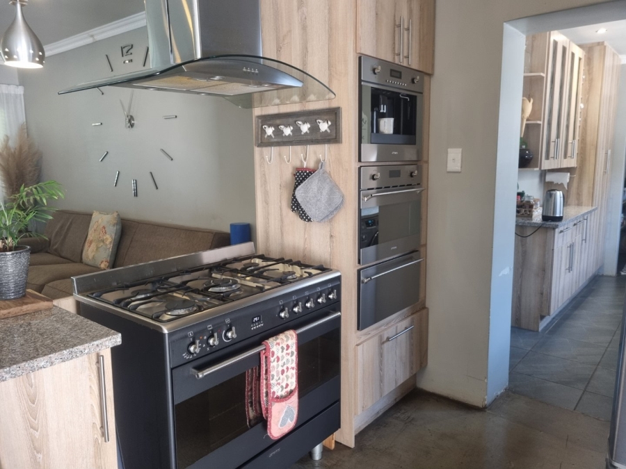 5 Bedroom Property for Sale in Vaalpark Free State